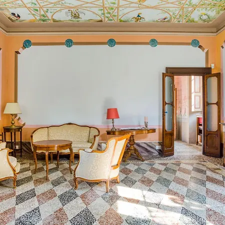 Дом отдыха Fuer 15 Personen In By Interhome Cittiglio